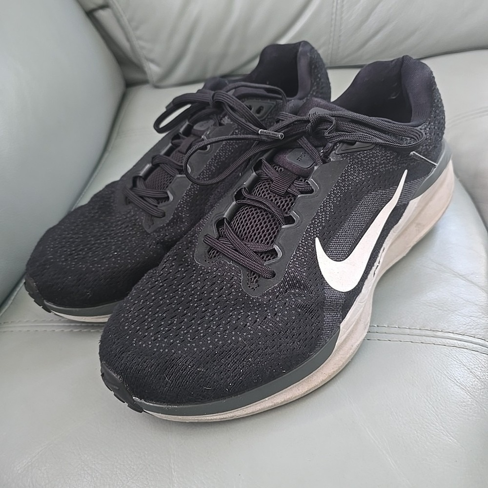 Nike Air Winflo 11 Road Running Shoes Men's‎ Size 10 Sneakers Black FQ8937-001